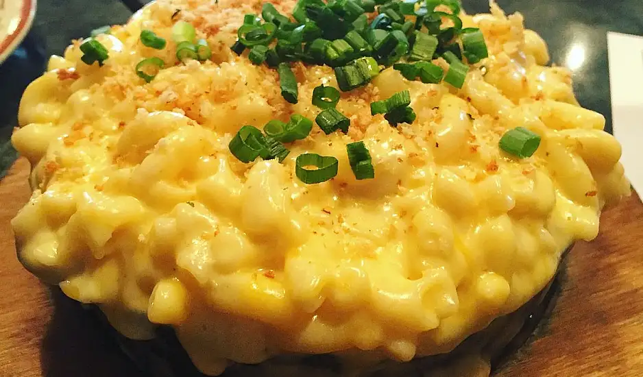 Mac and Cheese: Η πιο εύκολη και κρεμώδης συνταγή που θα φτιάξεις ποτέ
